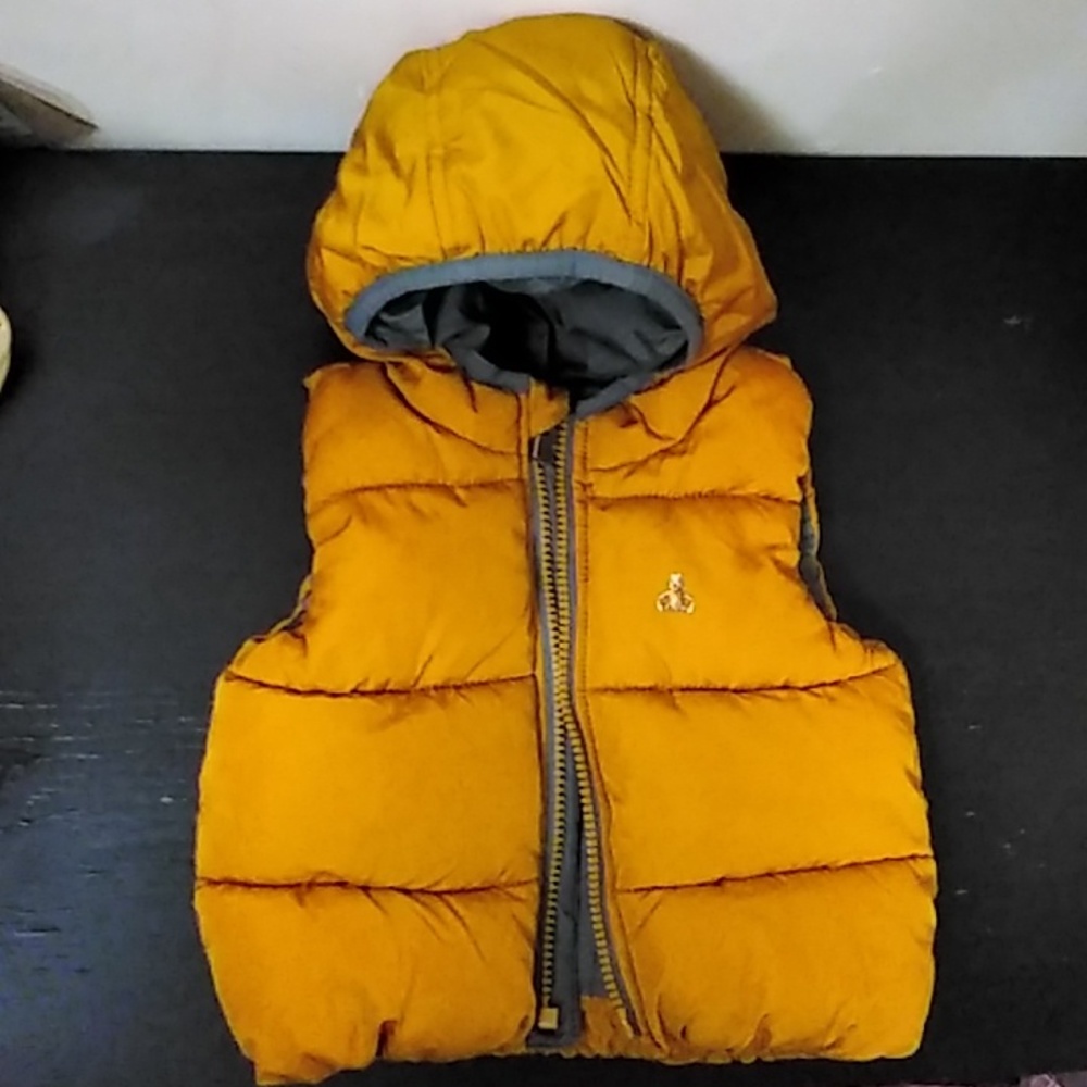 Baby GAP Mustard Ochre Yellow Puffer Sleeveless Vest Size 6-12 months